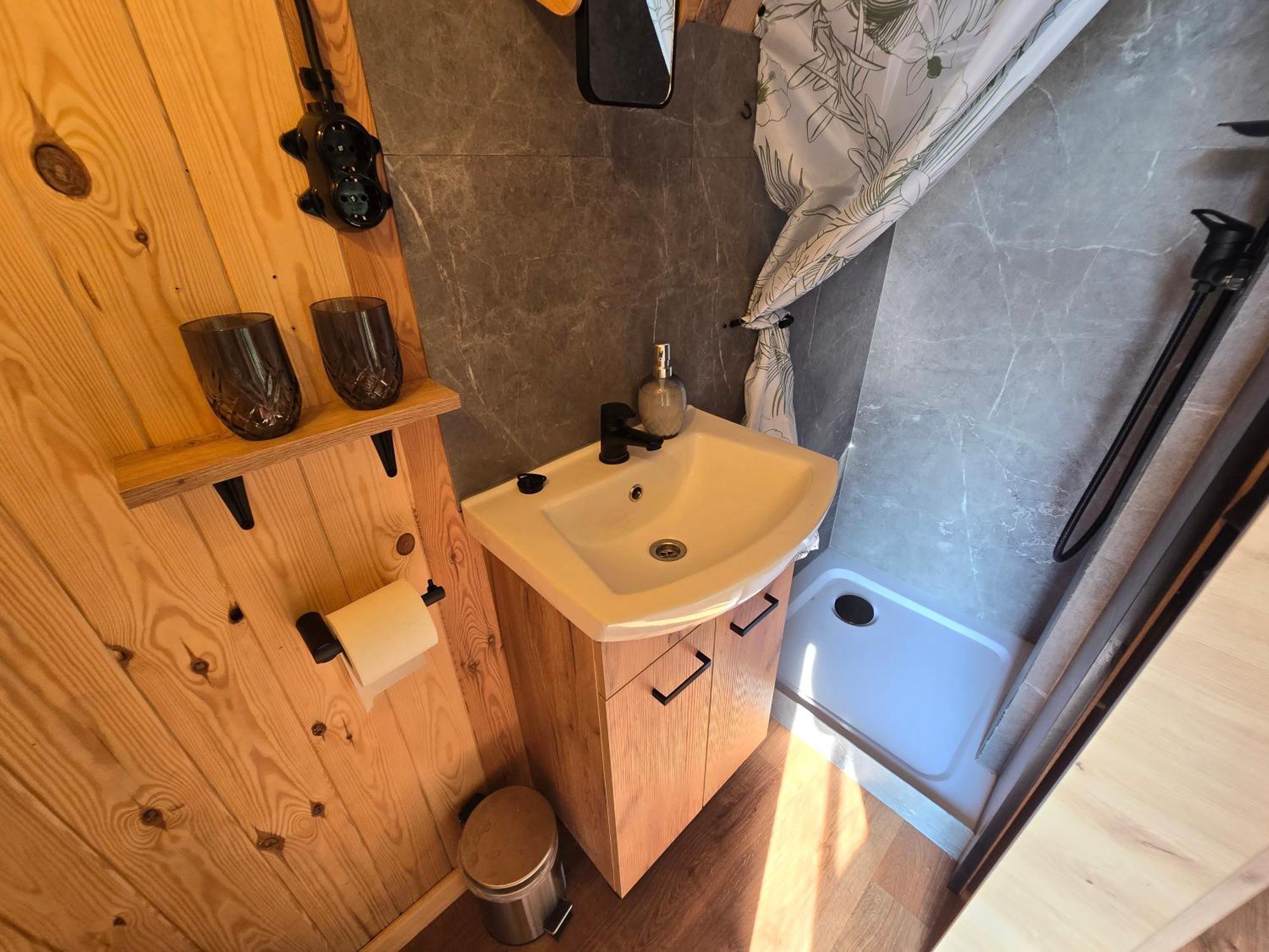 Oaza Swiety Spokoj - Domek Z Balia I Jacuzzi Rzasnik Exteriör bild